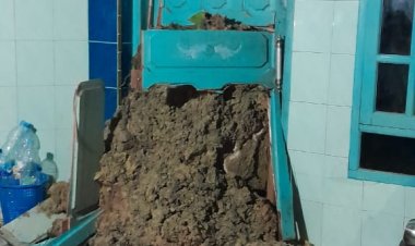 Baru tonggo Raja, Rumah milik Alm Niger Silalahi, Diterjang Longsor, Sempat Mengungsi, Semua Keluarga Selamat