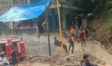 Hujan Deras Di Sibolga, Baru Tonggo Raja  Rumah Diterjang Longsor, Silalahi : "Sudah Ada Tanda Tanda"