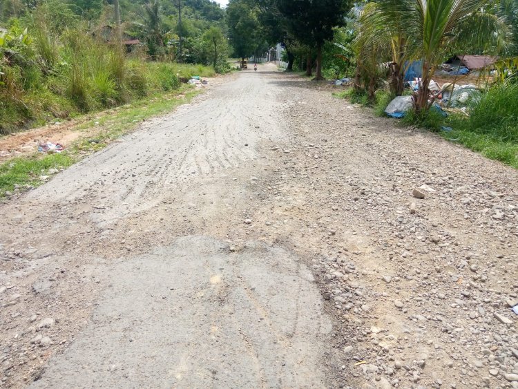 2022 Berlalu, Proyek Jalan Bina Marga Sumut di jl Sudirman Parombunan dan Aek Horsik "Terbengkalai" 