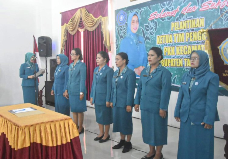 Pj Ketua TP PKK Tapanuli Tengah  Lantik 5 Ketua TP PKK Kecamatan