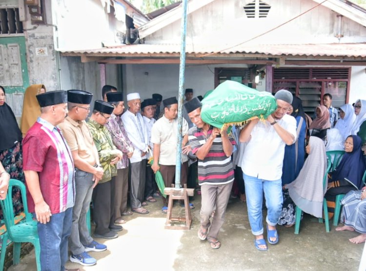 Pj Bupati Tapteng Sampaikan Dukacita Atas Meninggalnya Ibunda Wakil Sekretaris PW NU Sumut