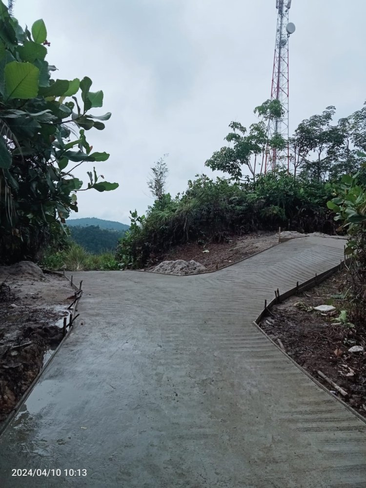 Pemdes Simaninggir bangun jalan Sepanjang 326,20 M