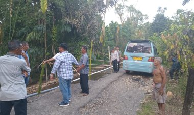 Bencana Jalan Longsor Hampir putuskan Akses Jalan Di Tap.Nauli 4, DPRD Tapteng Tinjau Lokasi Untuk Segera Diperbaiki